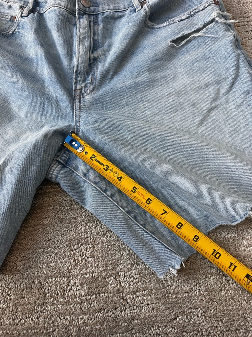 American Eagle Outfitters Light Wash Frayed Denim Shorts - Picture 3 of 6